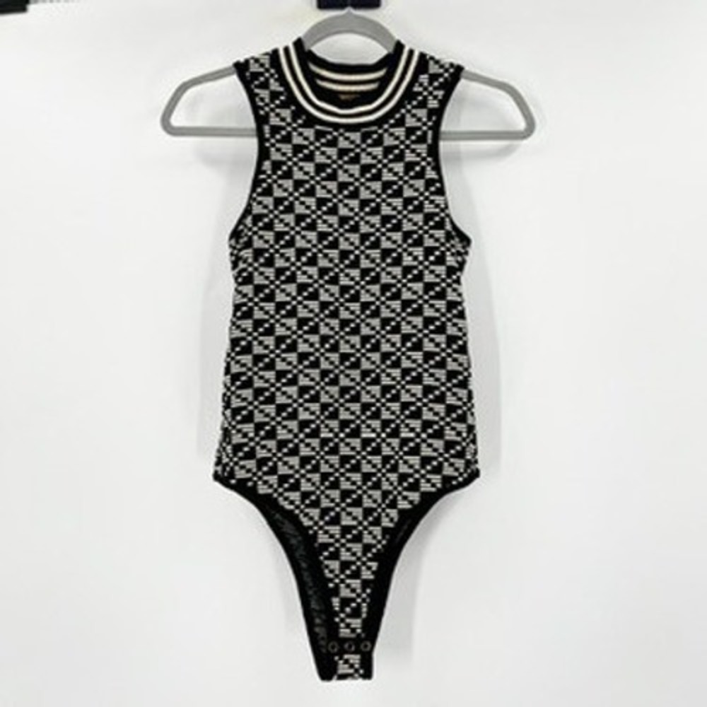 PAS POUR TOI Black White Geometric Print Mock Neck Backless Thong Bodysuit